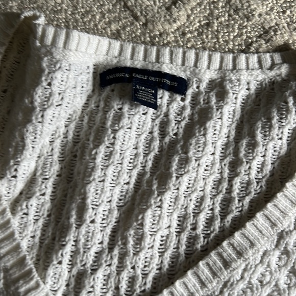 American eagle sweater small fits loose - Picture 2 of 3